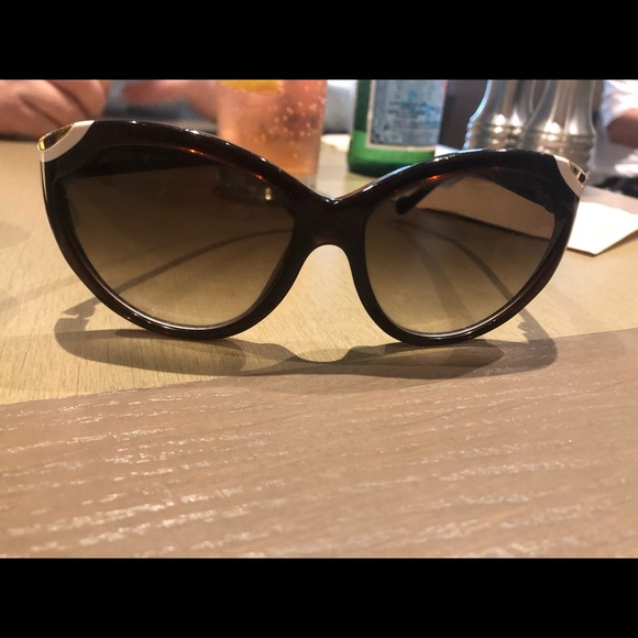 LV Sunglasses - Picture 4 of 4